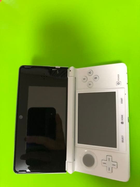 ニンテンドー3DS ピュアホワイト