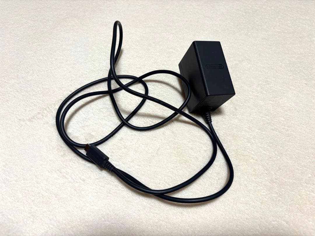 【箱・保護ケース付】Nintendo Switch Lite コーラル本体