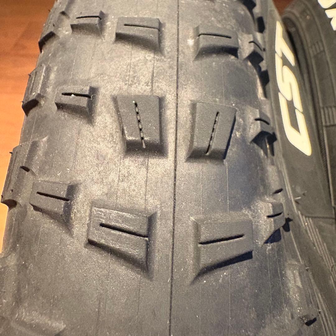 CST 20×4.0 ファットタイヤ 30PSI対応 MATE SUPER73