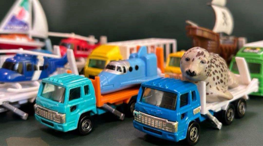 トミカ ゆかいなトレーラーセットなど 9台セット