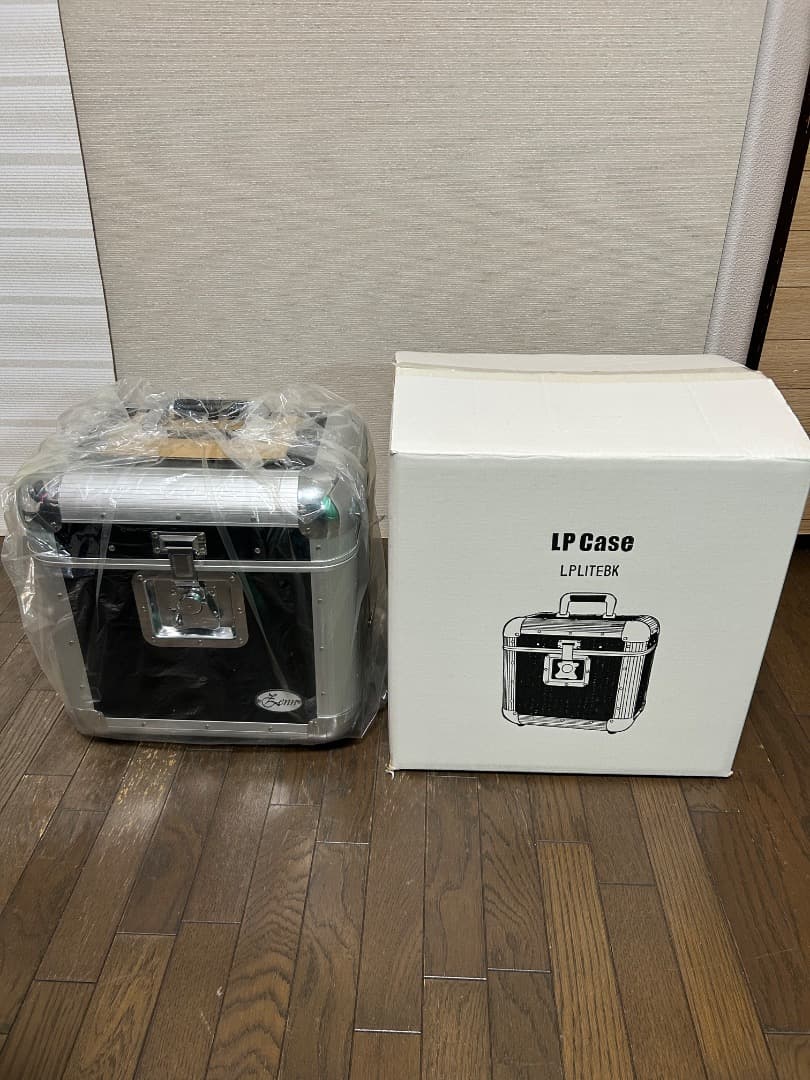 レコードケース　白＆黒　箱あり未開封