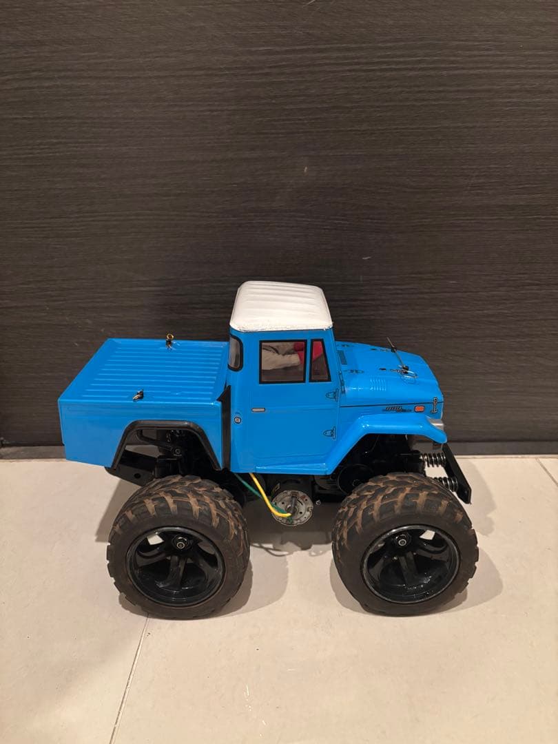 TOYOTA ランドクルーザー モンスタートラック 青