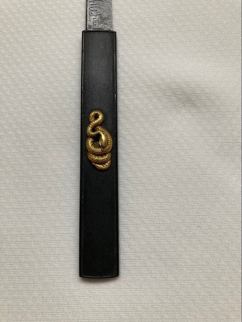 加賀後藤小柄　無銘　特別貴重　赤銅魚子地　蛇の金色絵　江戸初期　 丹波守吉道穂先