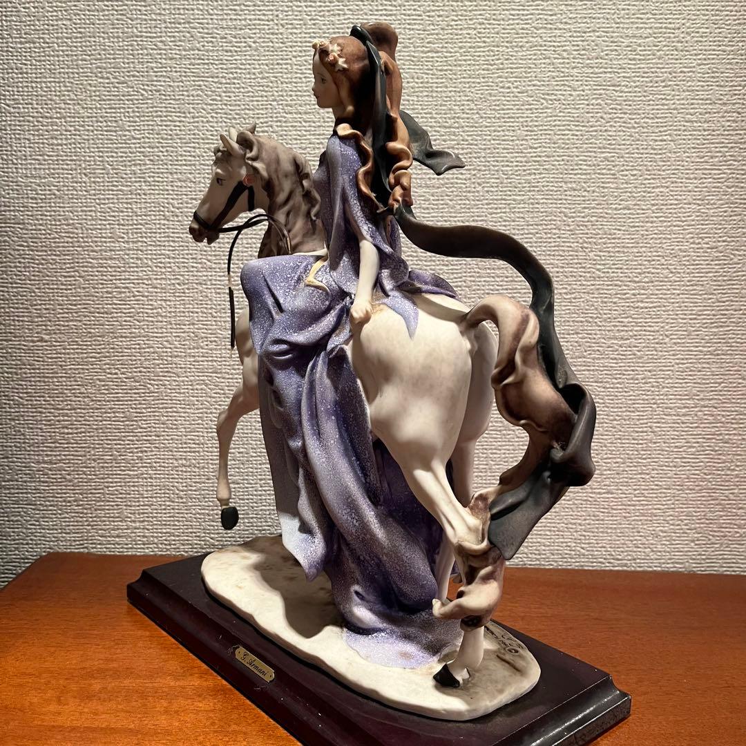 ジョゼッペアルマーニ　騎乗する女性　馬　白馬　陶器　人形　置物　イタリア製