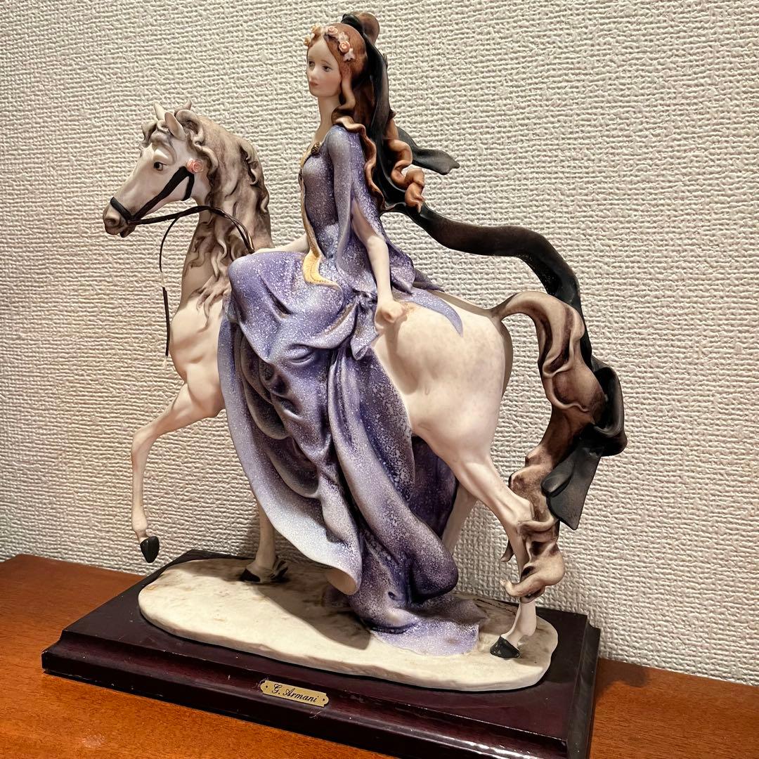 ジョゼッペアルマーニ　騎乗する女性　馬　白馬　陶器　人形　置物　イタリア製