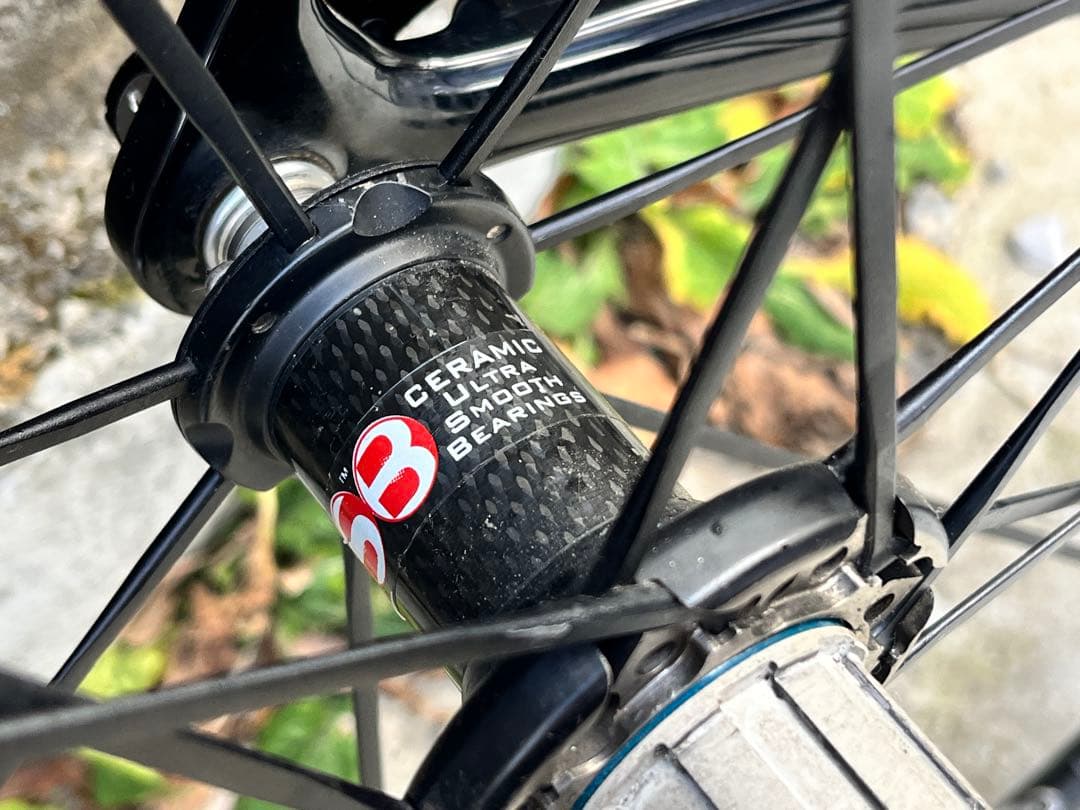 すごいごいすー　美品軽量カーボンフレーム+レーシングゼロ