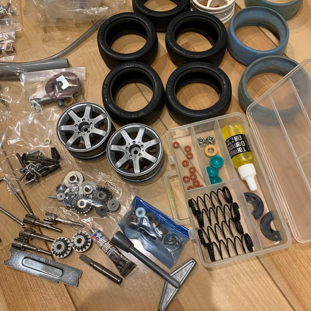 ヴ*ル様 タミヤ　ランチァデルタ　ボディ　シャーシ　エンジン　タイヤ　マフラー