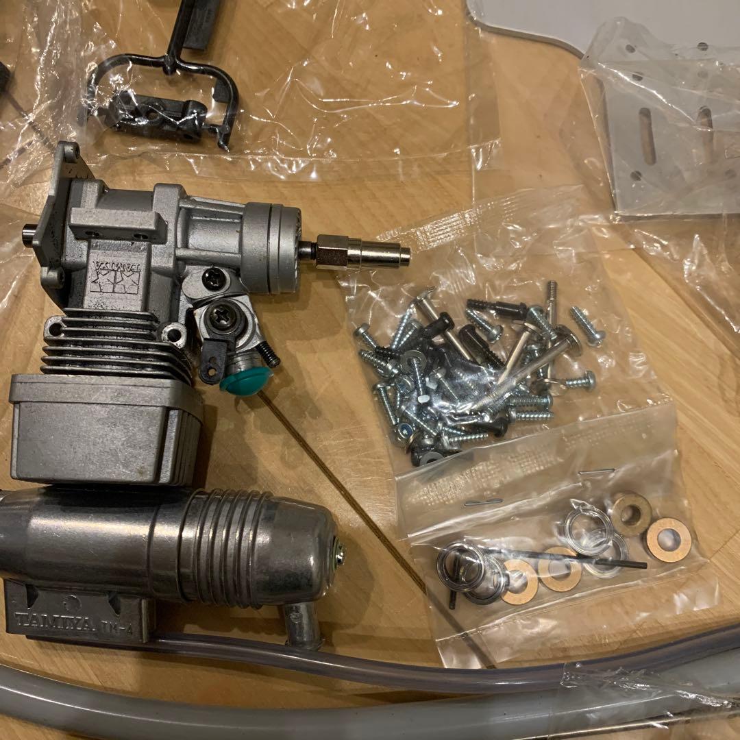 ヴ*ル様 タミヤ　ランチァデルタ　ボディ　シャーシ　エンジン　タイヤ　マフラー