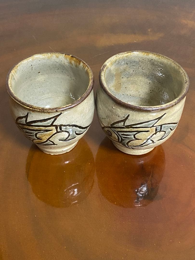最終値下　金城次郎 壺屋焼 魚文湯呑　２個セット　コップ　マグカップ　沖縄