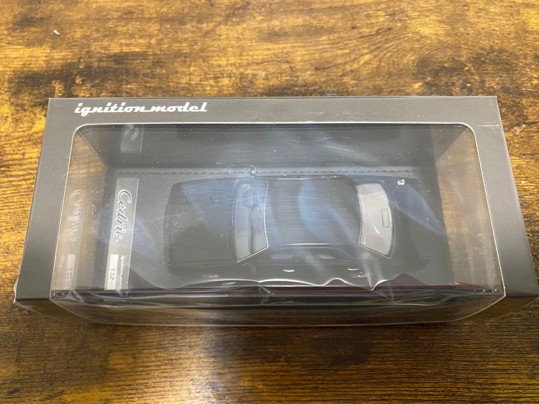 1/43 イグニッションモデルY32ニッサンセドリック　グランツーリスモ