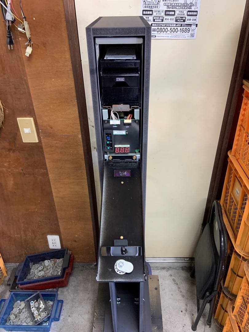 両替機　1000円→100円×10枚　中古架台付　令和6年新札対応　領収書OK