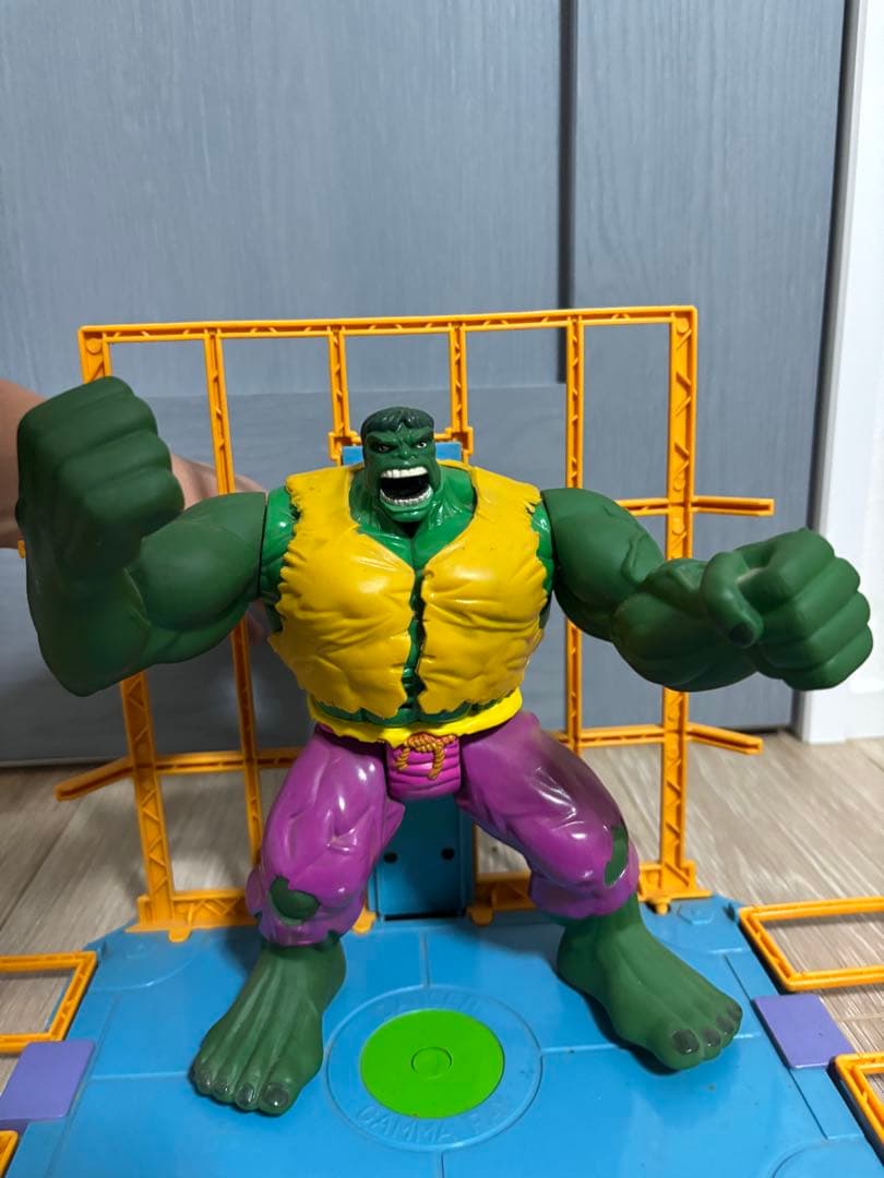 ハルク フィギュア ケージ付き　96年国内未発売