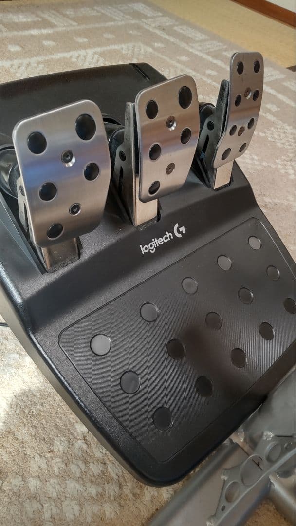 ハンドルコントローラーG29