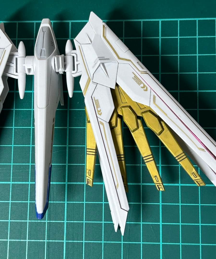 マイティーストライクフリーダムガンダム　塗装完成品　部分塗装　HG