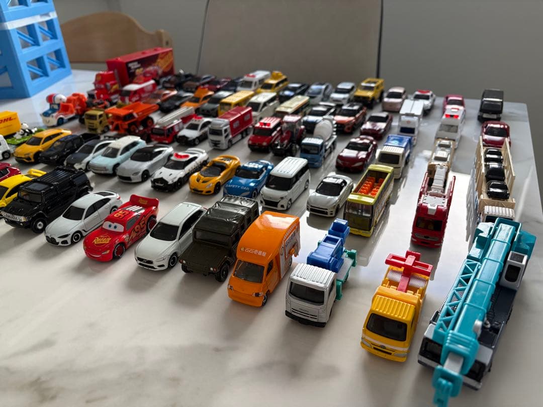 トミカ ミニカー 80台 まとめ売り トミカケース おかたづけコンボイ