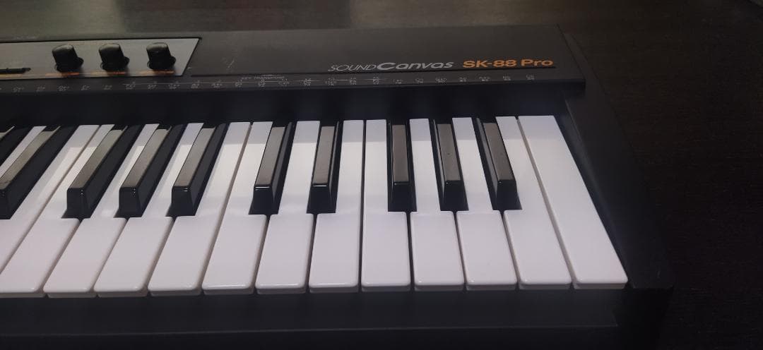 鍵盤楽器 Roland SK-88 Pro