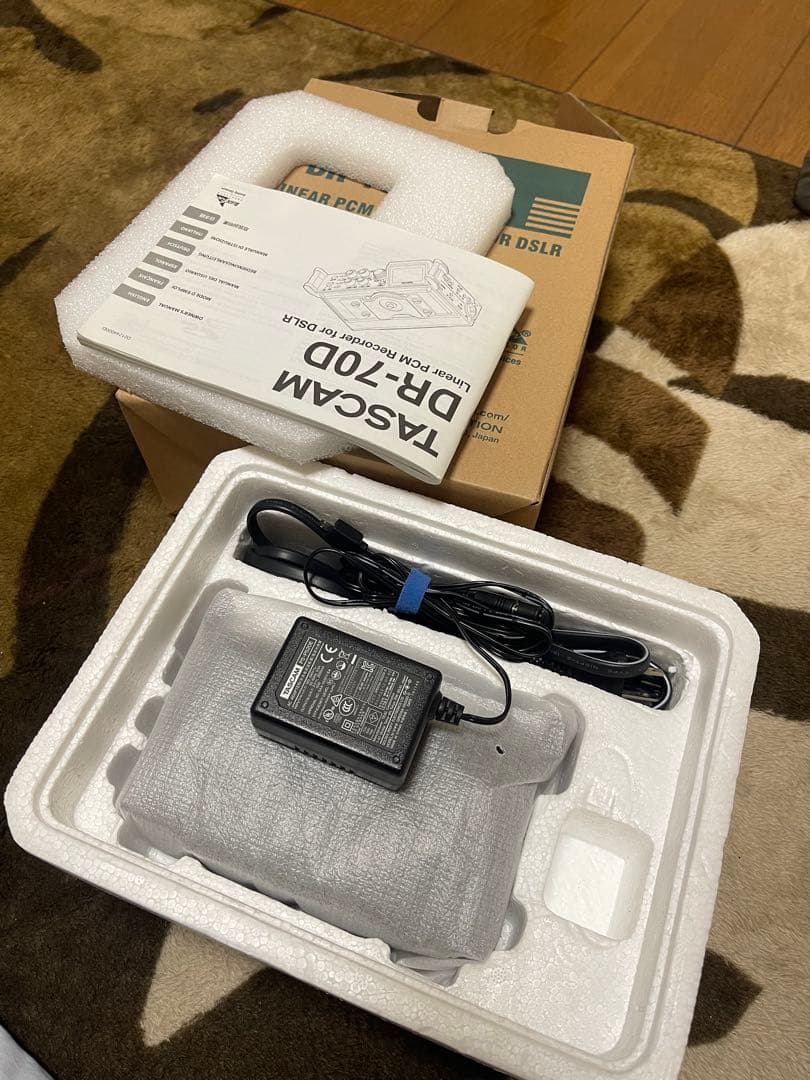 TASCAM DR-70d オーディオレコーダー