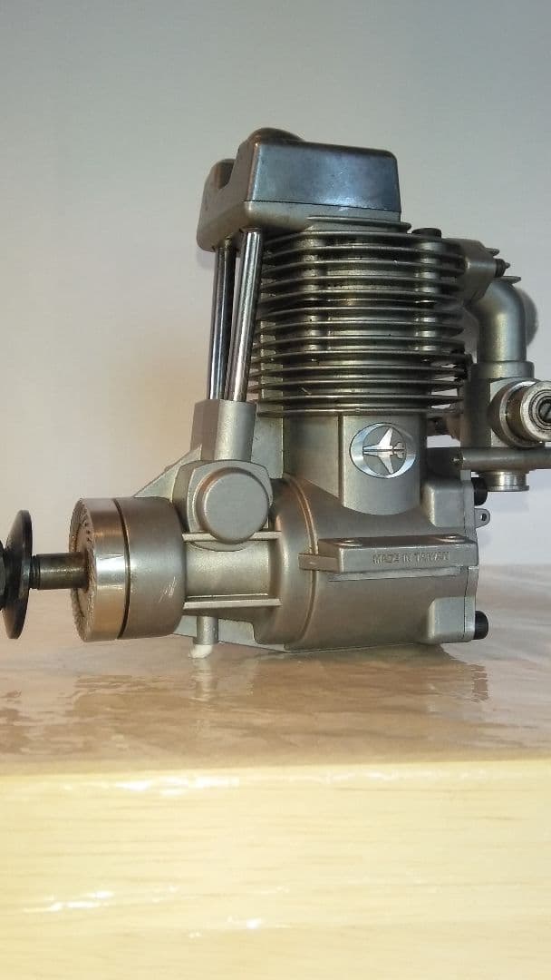 模型飛行機用エンジン、 サンダータイガー91(15cc） 価格を下げました