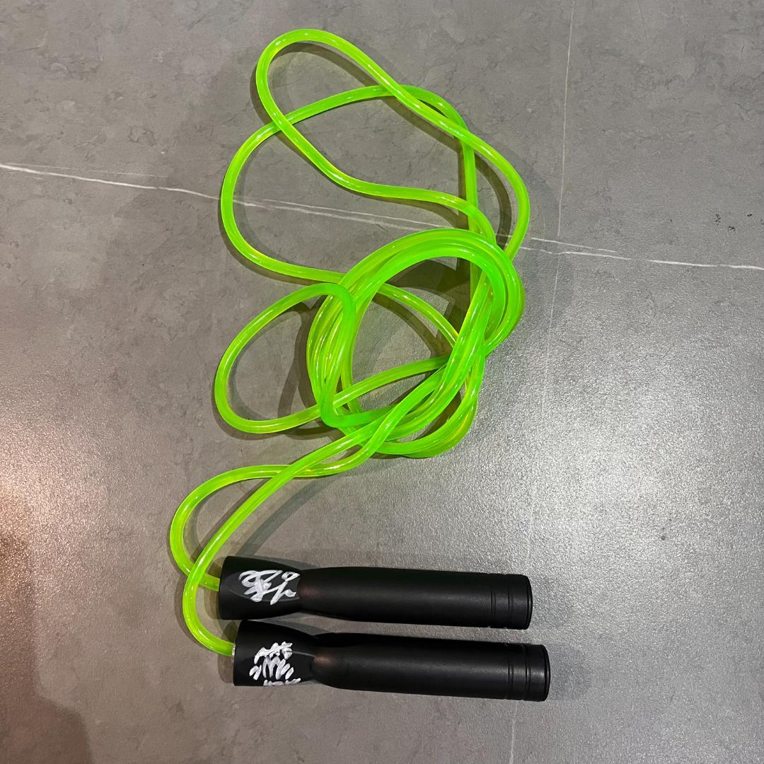 バ*キ様 縄跳び　サイン入り【撮影で使用】