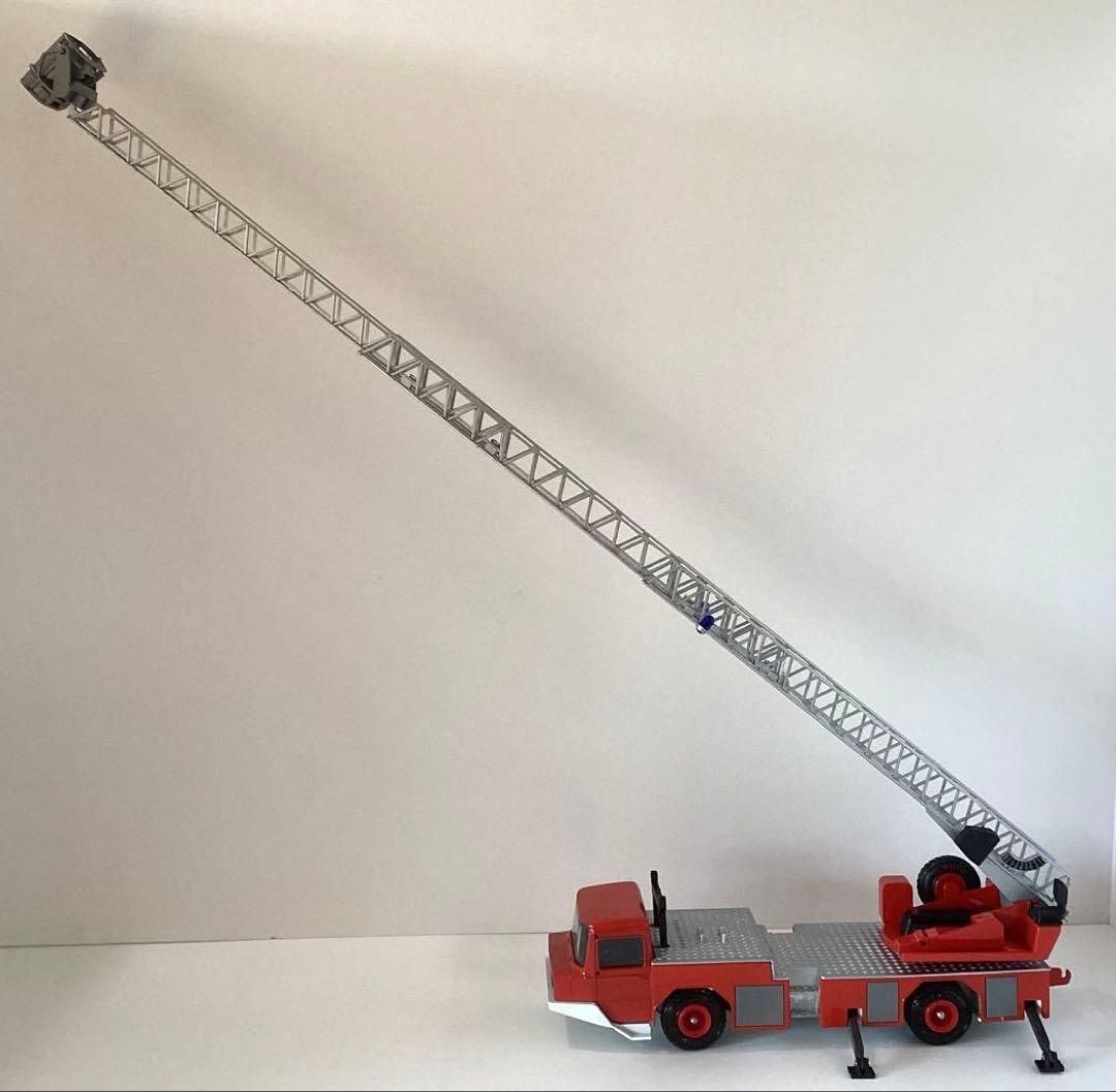 マギルスはしご消防車ミニカー　IVECOMAGIRUS 1/43絶版大型ミニカー