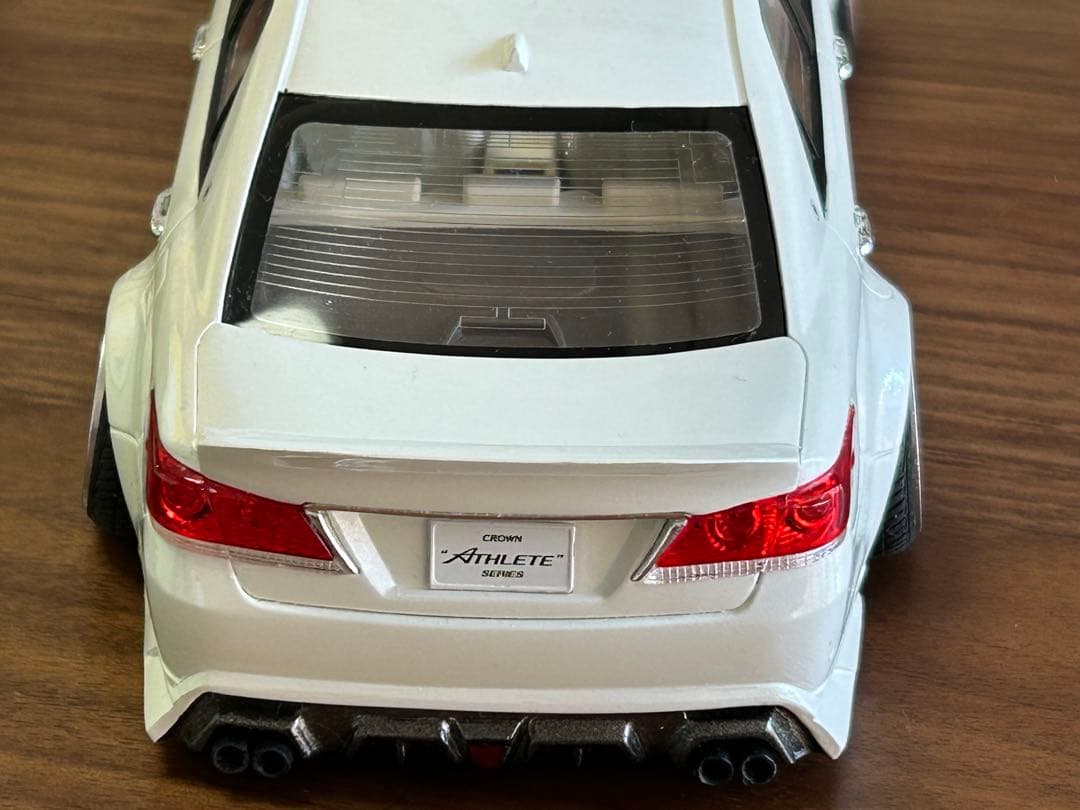 アオシマ 210 クラウン アスリート完成品