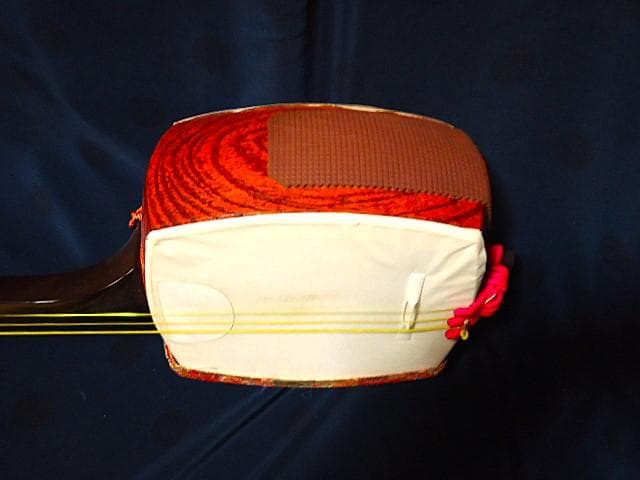 三味線本体 ケースなし　バチ付き　胴のやぶれ無し