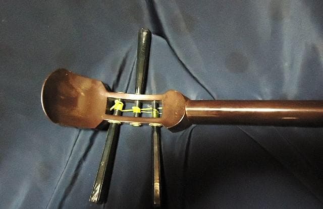 三味線本体 ケースなし　バチ付き　胴のやぶれ無し