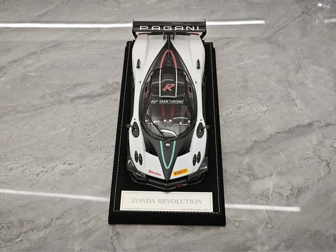 新発売入手困難 HH モデル 1/18 パガーニ Zonda R evoミニカー