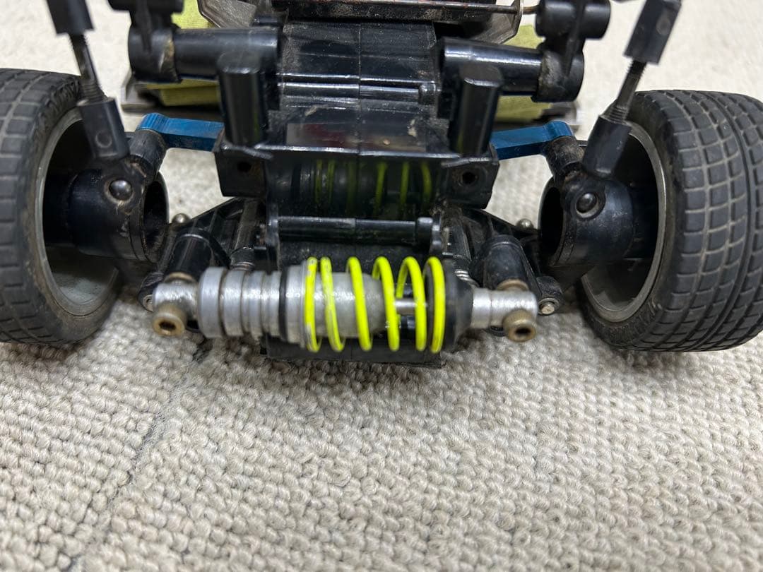 カーボン製シャーシ　ラジコンカー