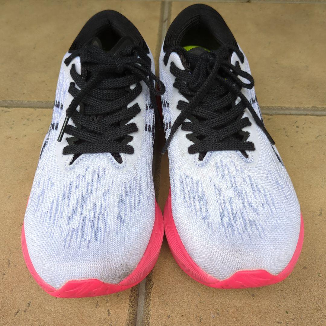 asics NOVABLAST3 スニーカー　26センチ　中敷き付