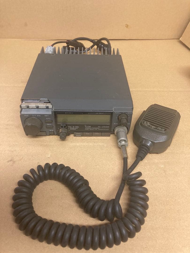 icom ＩＣ-2500 トランシーバー　ジャンク外部破損箇所あり