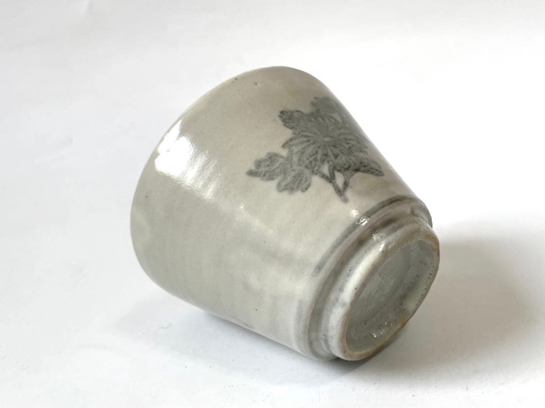 骨董　アンティーク　古伊万里　初期　蕎麦猪口　こんにゃく印判　菊文様　酒器