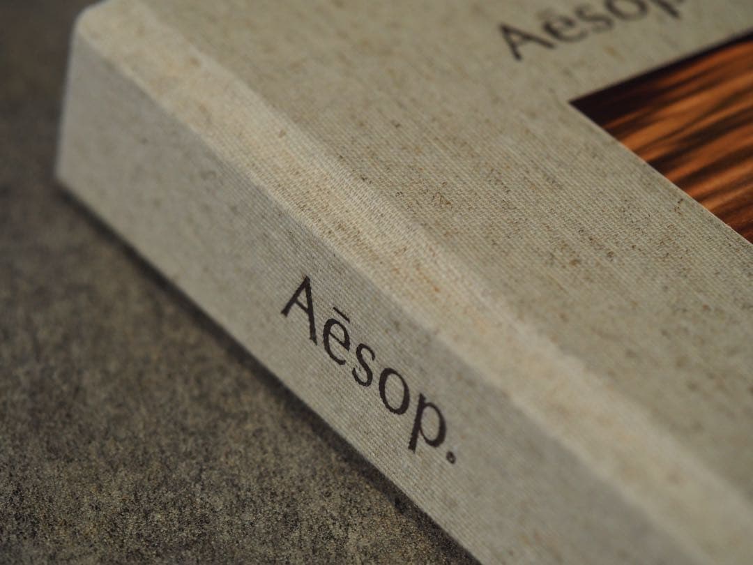 Aesop ハードカバー　洋書　本