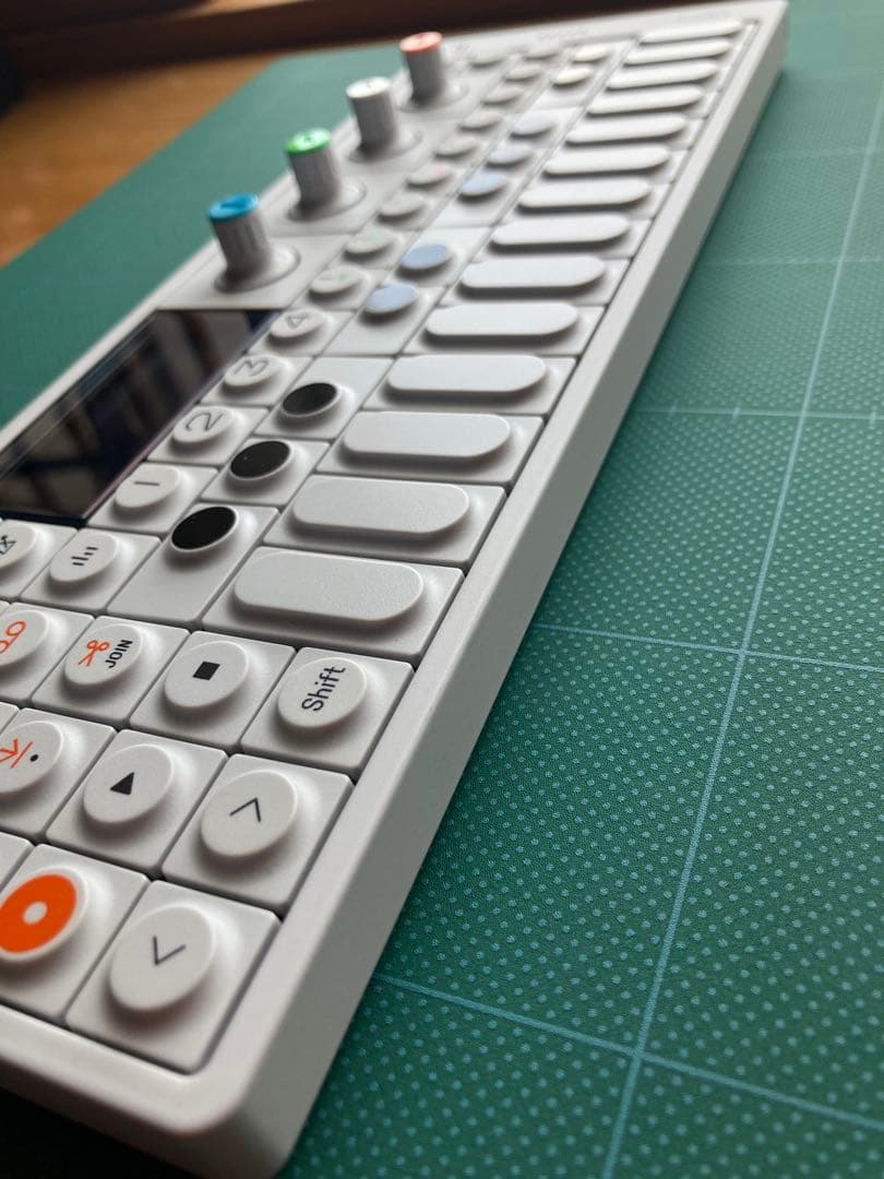 鍵盤楽器 Teenage Engineering OP-1 Rev.2