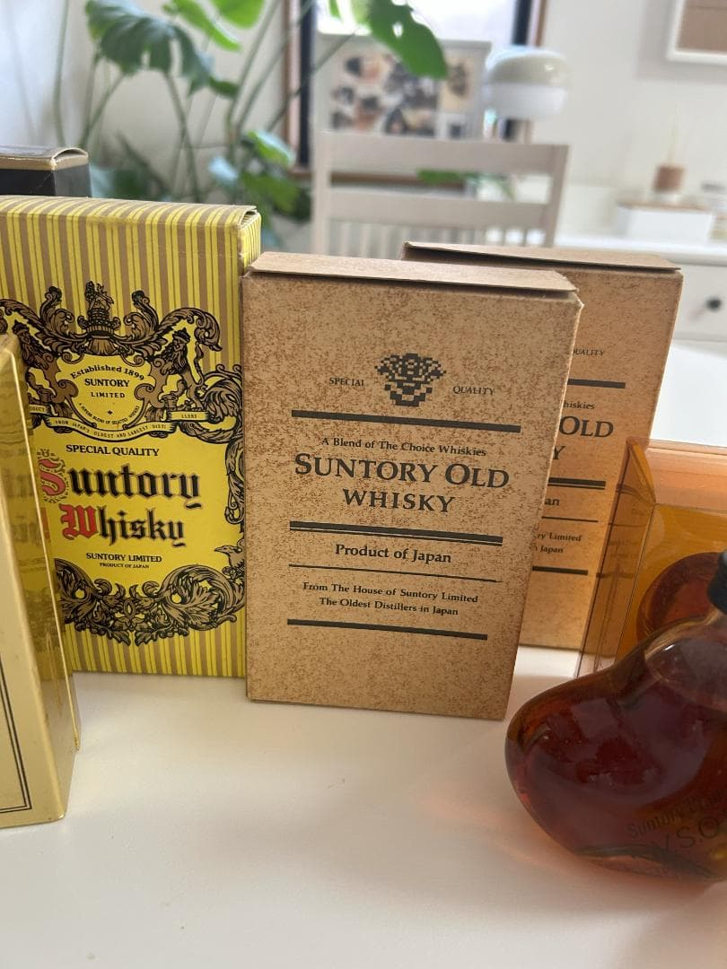 サントリーオールド他　ミニチュア瓶　１２本 + おまけ