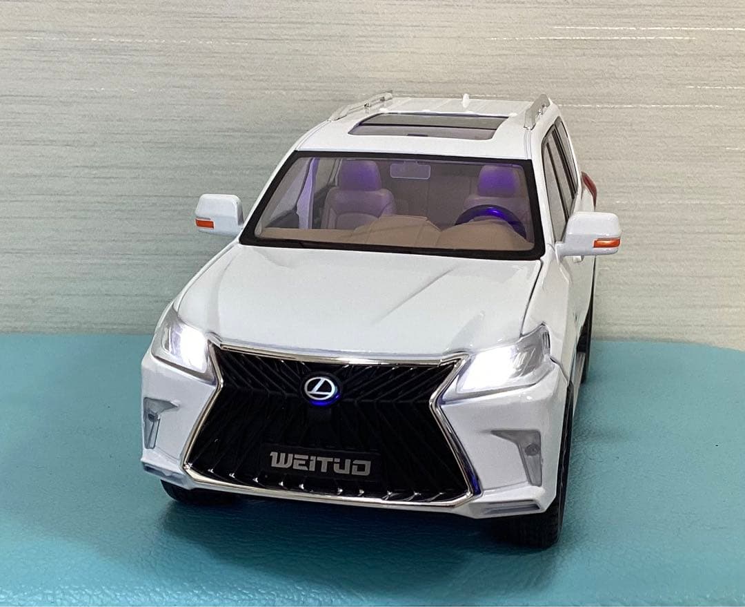 レクサス LX570 ホワイト LEXUS 1/18