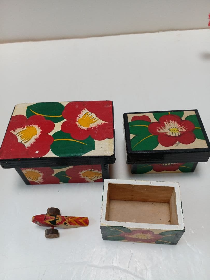 郷土玩具鹿児島神宮化粧箱羽子板　坊津唐カラ船熊本化粧箱3個(1個蓋無)ミニキジ車