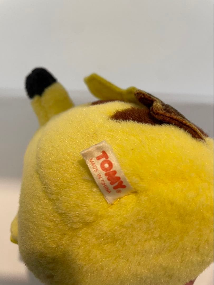 匿名配送☆ 初期 ピカチュウ ぬいぐるみ お腹を押すとなく ポケモン TOMY