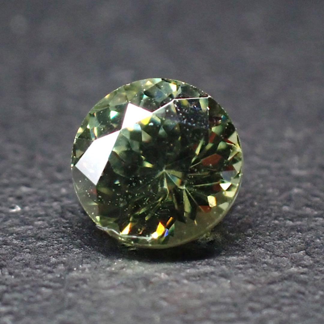 【マダガスカル/アンバンジャ産】デマントイドガーネット