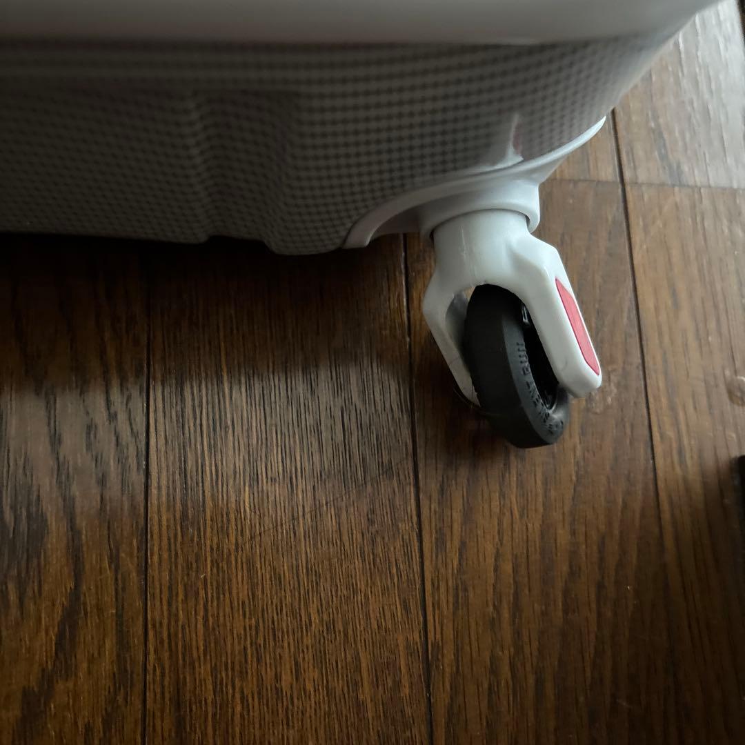 スーツケース　イノベーター　機内持込可38L