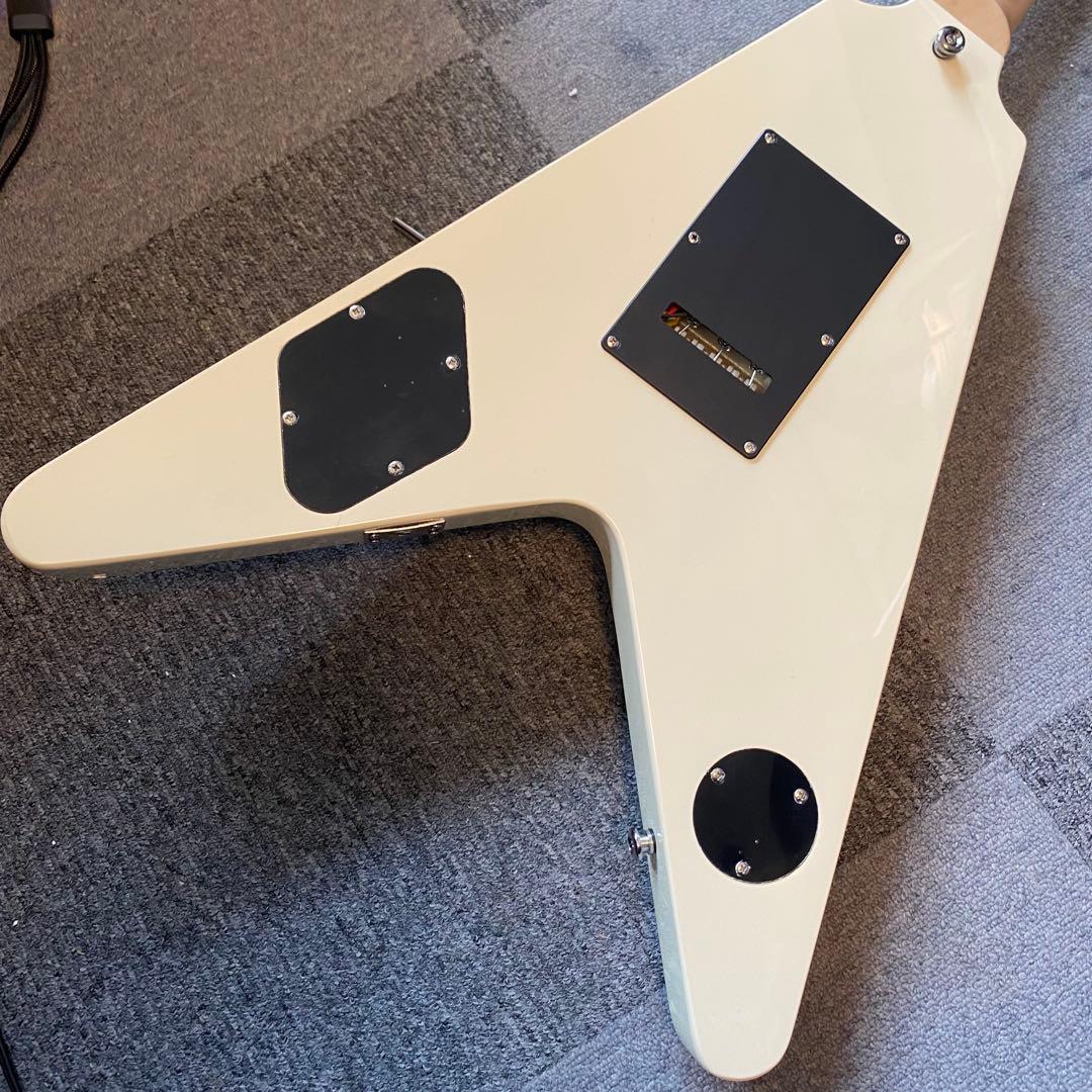 ノーブランド ブルズアイフライングV ギター ザック・ワイルド コンポーネント