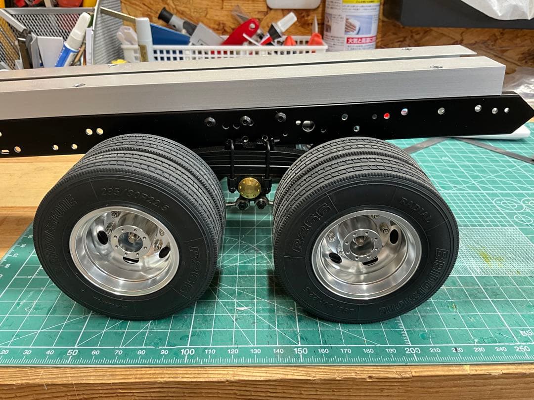 1/14 タミヤ　トレーラー　リアリーフサス一式