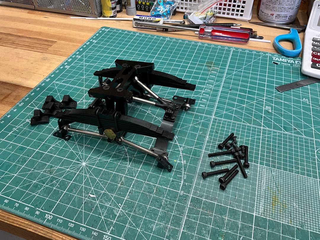 1/14 タミヤ　トレーラー　リアリーフサス一式