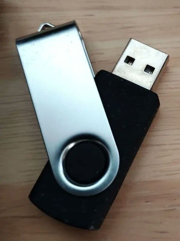 ガイガーカウンター PM1621　日本語説明等CD、USB-IrDAアダプタ付