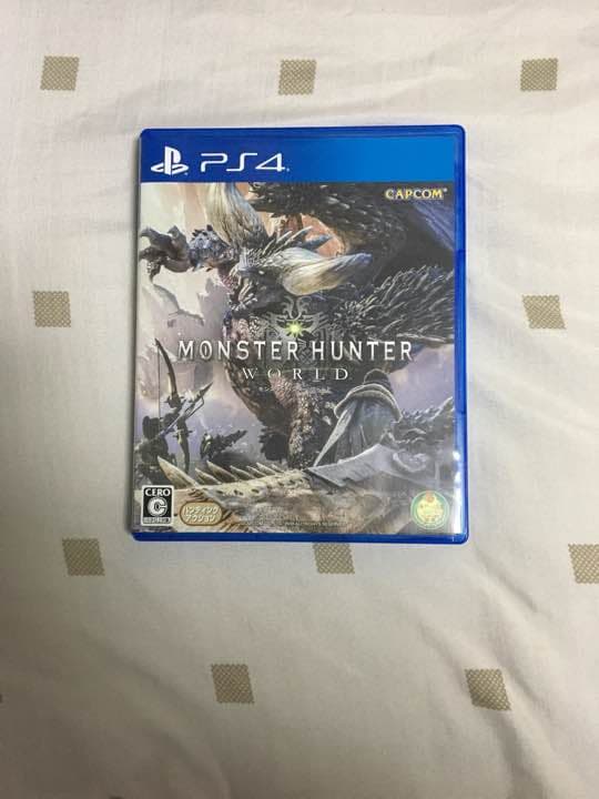 500GB ps4と、モンスターハンターWorld
