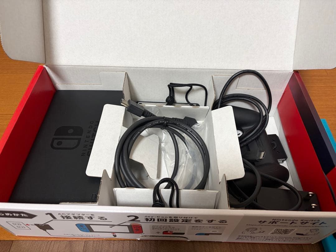 Nintendo Switch 本体 ネオンレッド・ネオンブルー