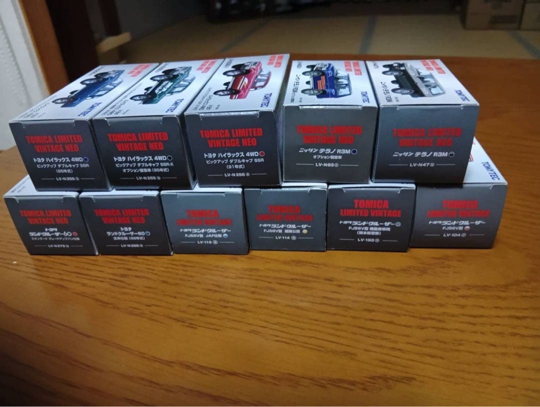 【11台】トミカ　リミテッドビンテージネオ　ランドクルーザー　ハイラックス他