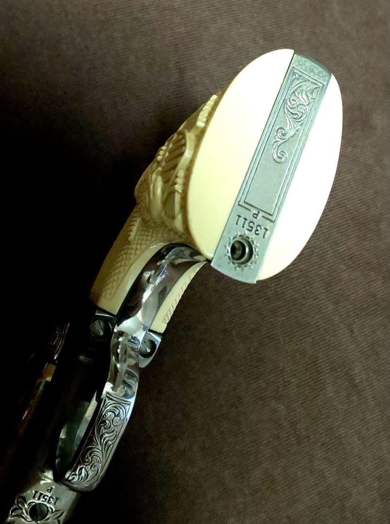 コルトM1861ネイビーリボルバー カスター将軍モデル