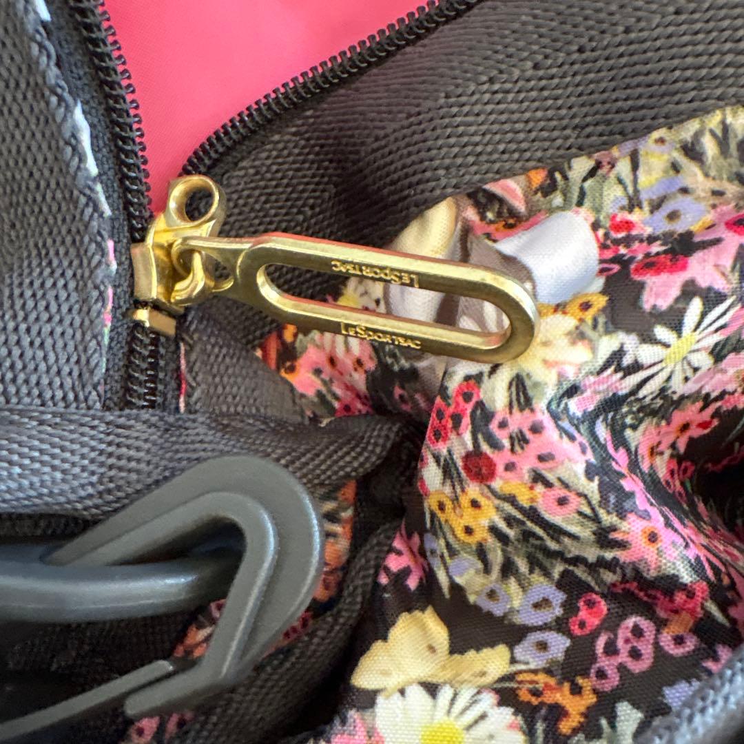 LeSportsac. バンビ柄　ボストンバッグ 約縦37x横50xマチ23