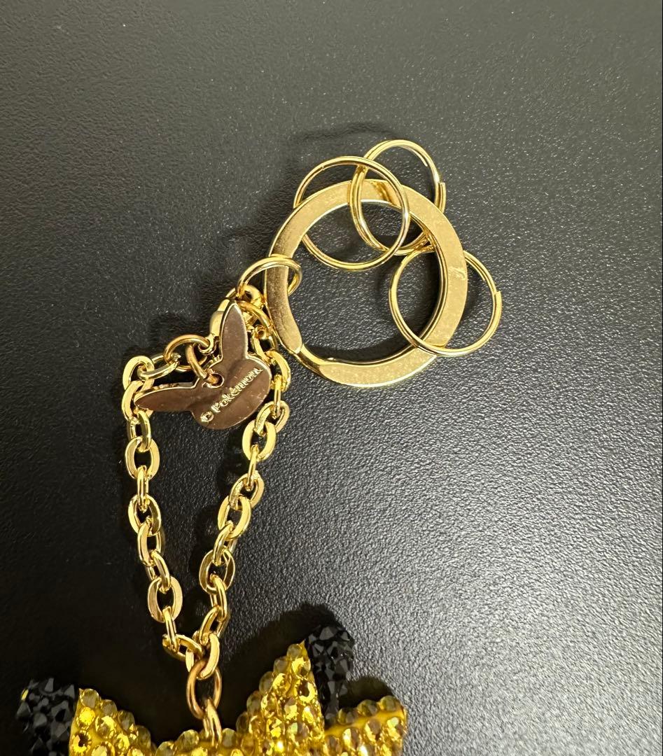 バックチャーム　お座りピカチュウ　金　ピカチュウ　スワロフスキー